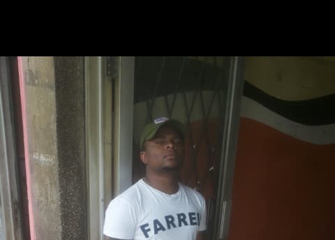 Listing image gallery