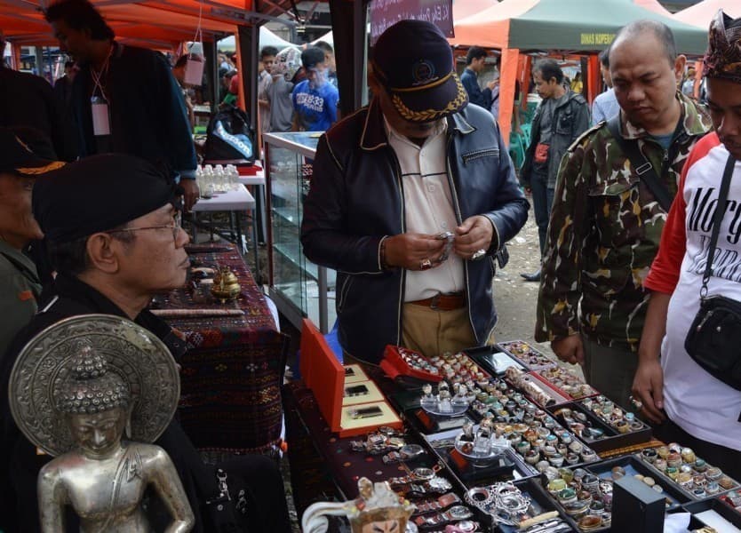 Listing image gallery