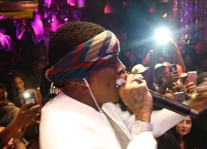 Listing image gallery