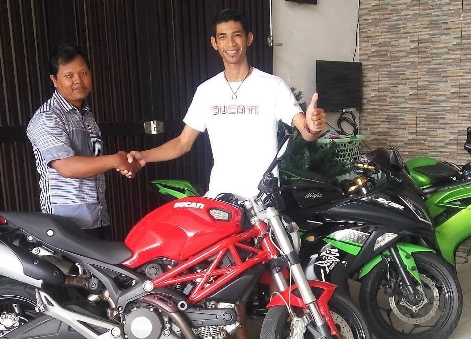 Listing image gallery